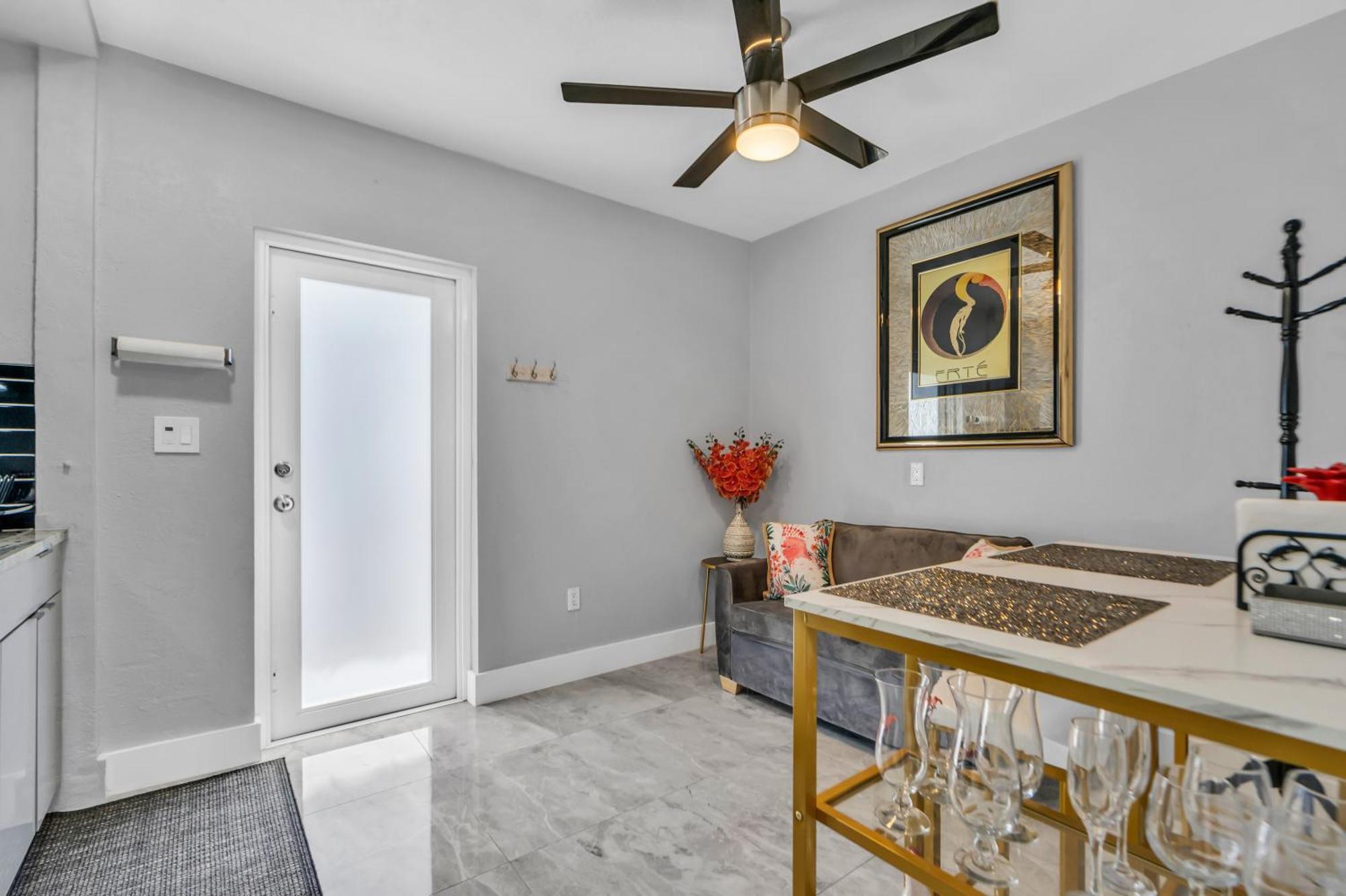 Little Gables Studio-Your Miami Escape-10Min Airport Экстерьер фото